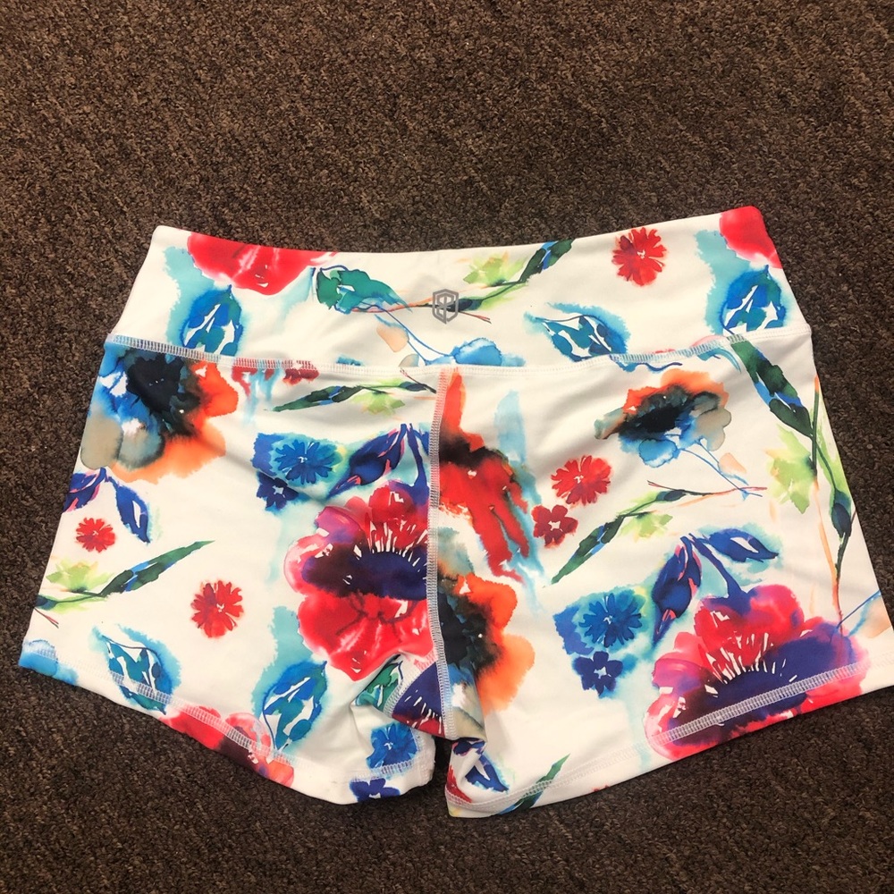 Born Primitive Watercolor Floral Print, Size M.